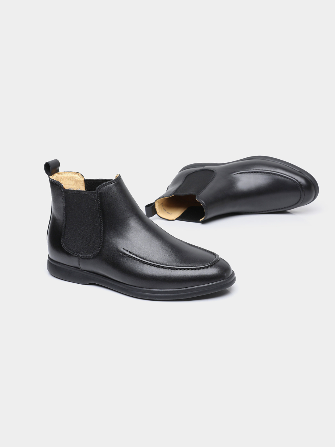 Men’s Chelsea Boots with Elastic Side Panels