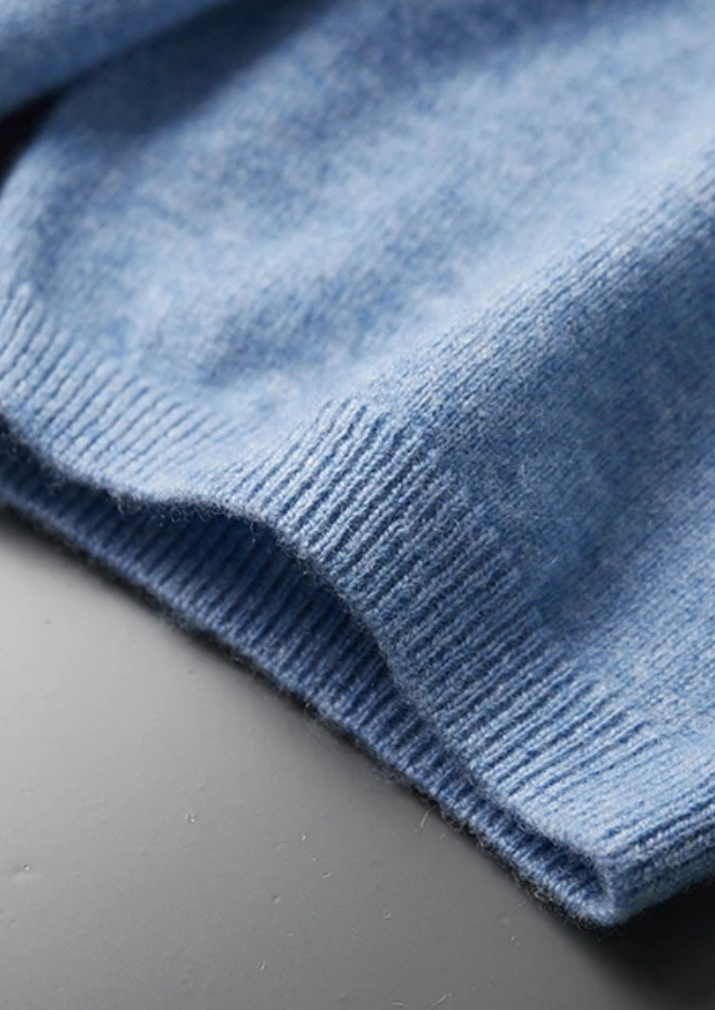 Men’s Knit Polo Shirt with Short Sleeves and Button Placket