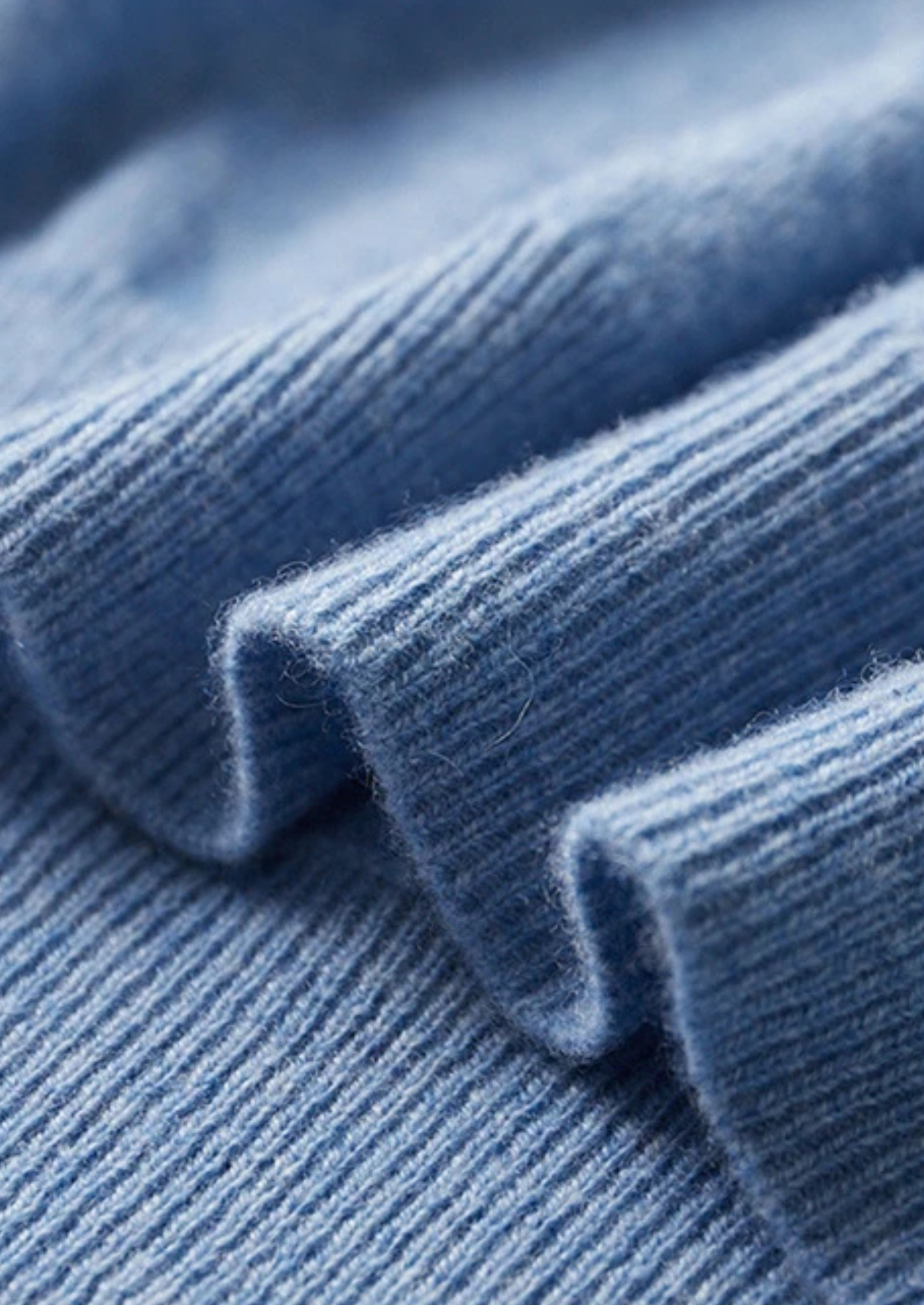 Men’s Knit Polo Shirt with Short Sleeves and Button Placket