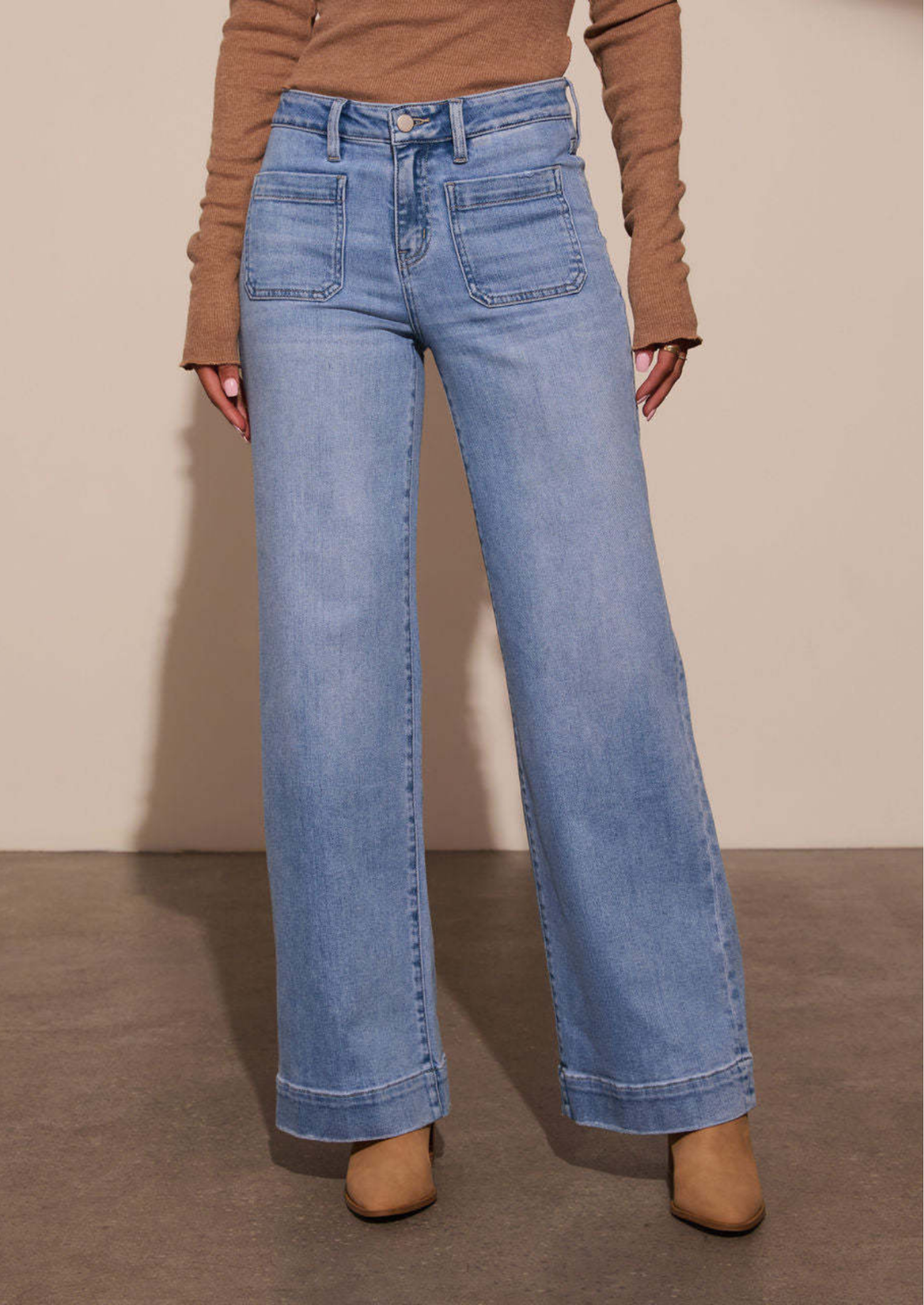 Women’s High Waist Wide-Leg Jeans with Pockets