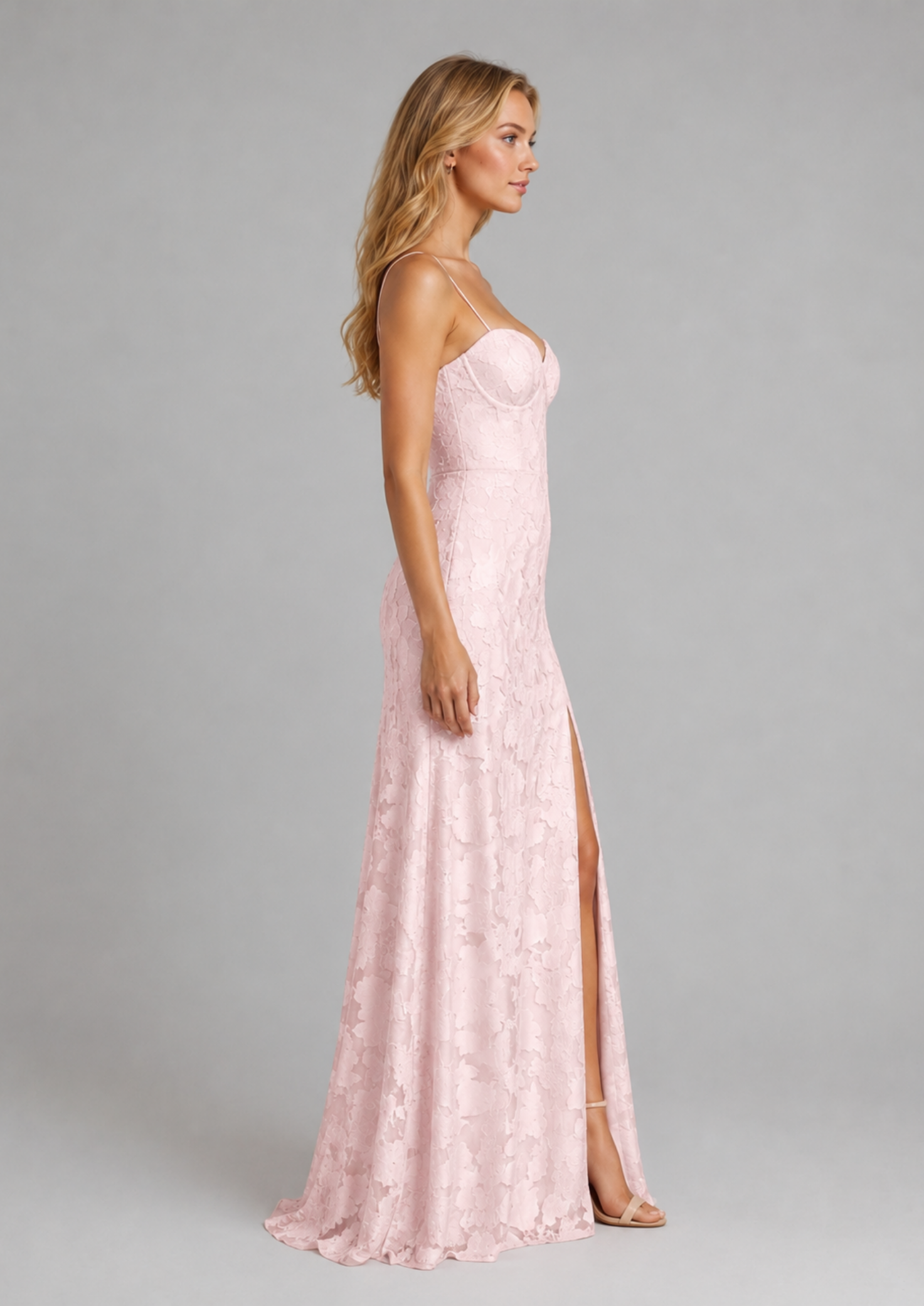 Women’s Lace Maxi Dress with Sweetheart Neckline