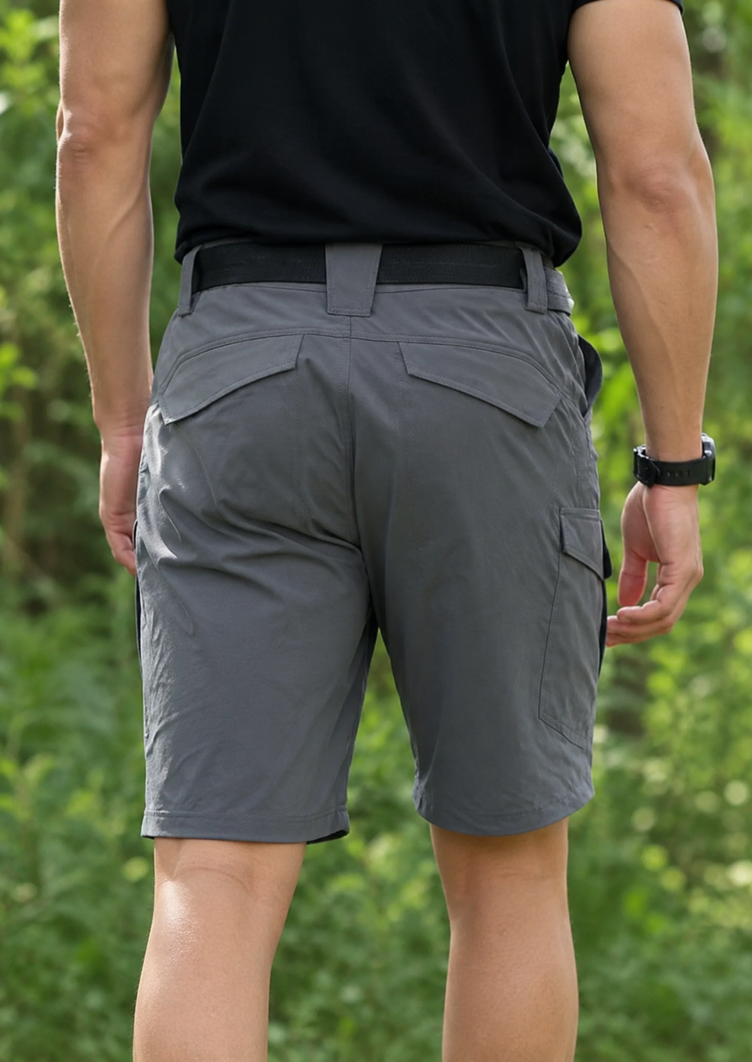 Men’s Cargo Shorts with Multi-Pocket Design