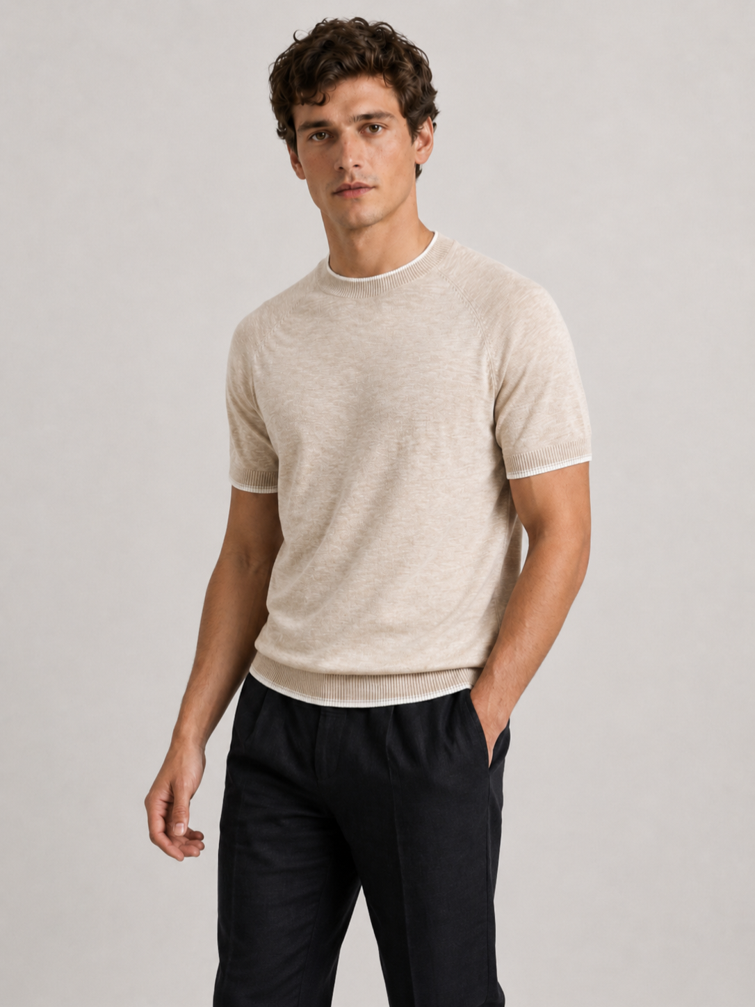 Men’s Contrast Trim T-Shirt with Ribbed Hem